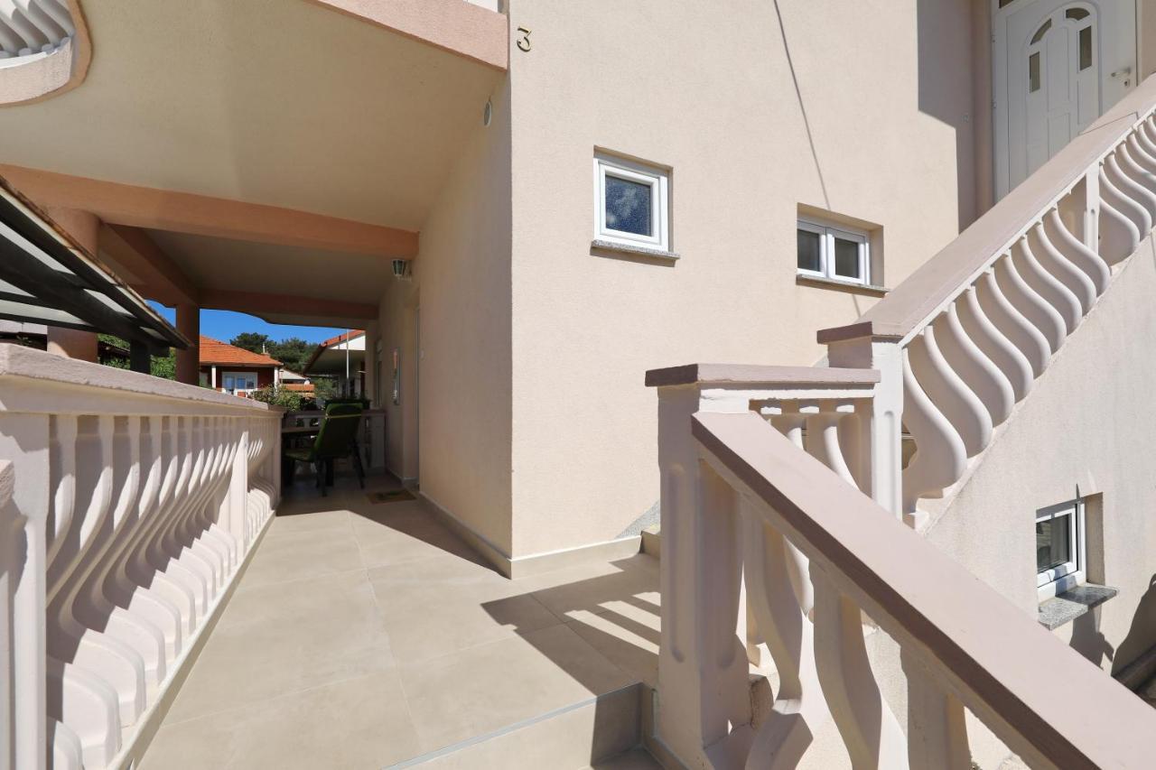 Apartman Zara Exterior photo